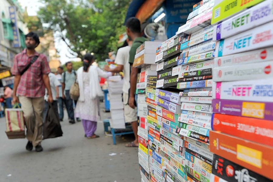 বর্ষা ও থ্রিলারের যুগলবন্দি! কলকাতায় এই প্রথম থিম বইমেলা