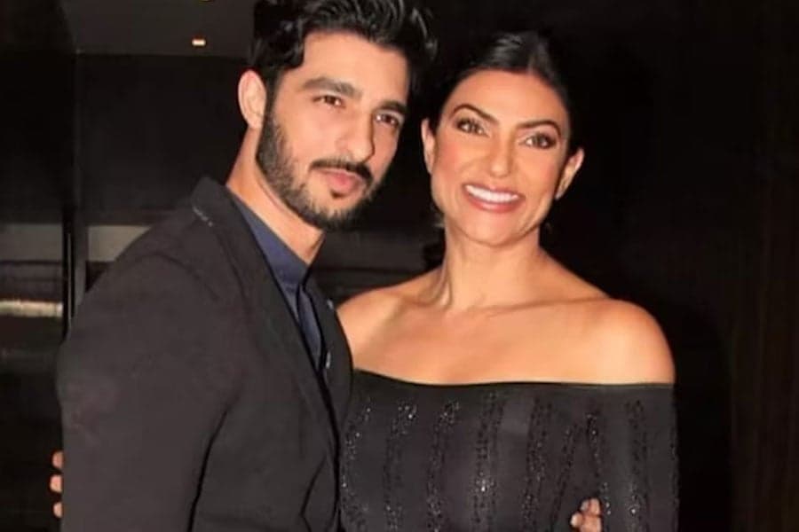 ‘ওর পছন্দের হিরে উপহার দেওয়ার ক্ষমতা ছিল না’, বিচ্ছেদের পর সুস্মিতাকে নিয়ে মুখ খুললেন প্রাক্তন রোহমান